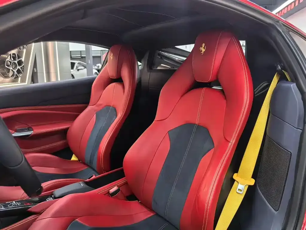 Ferrari F8 — фото 7