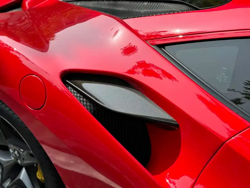 Ferrari F8 — фото 6