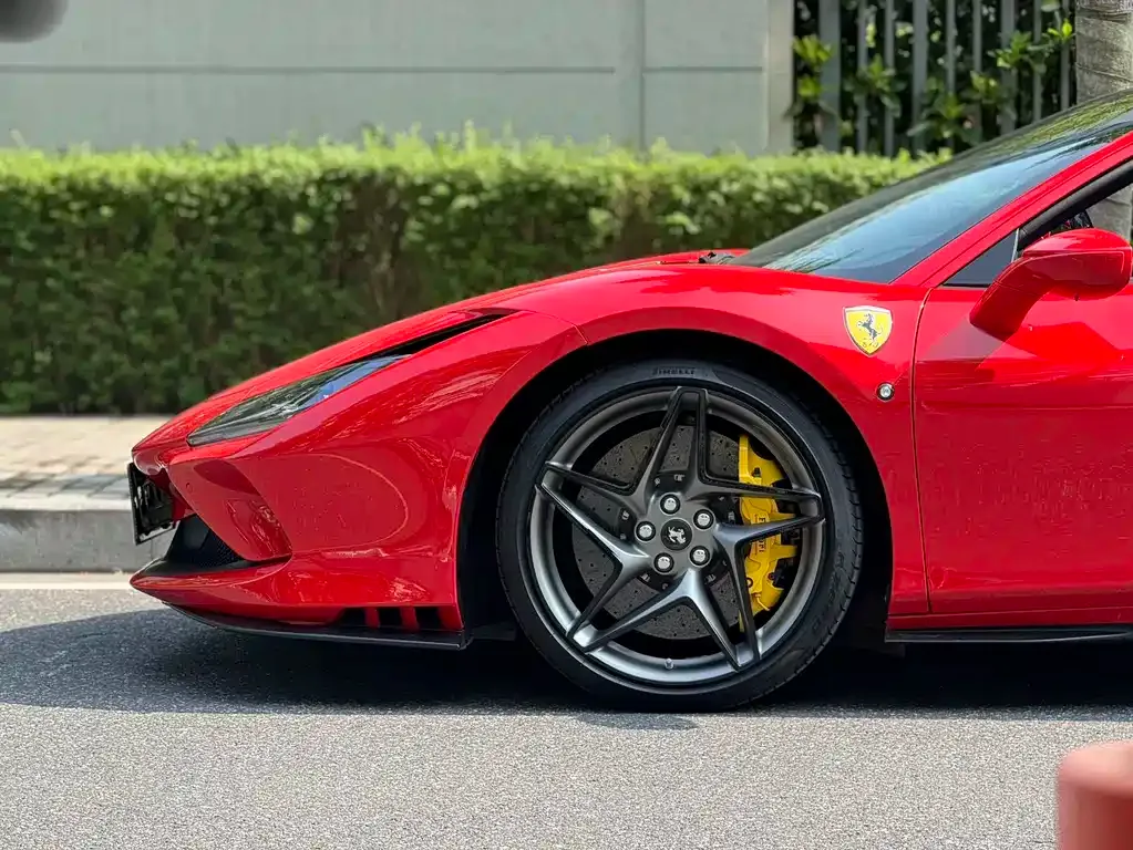 Ferrari F8 — фото 9