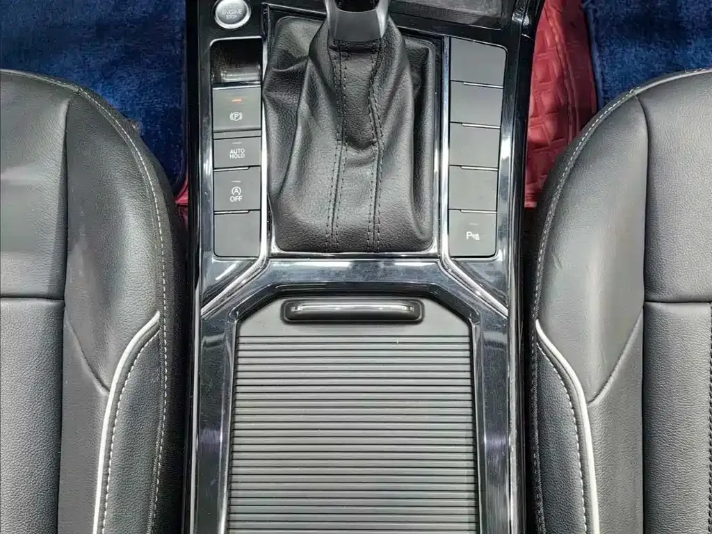Volkswagen Passat 2023 из CN, фото 8