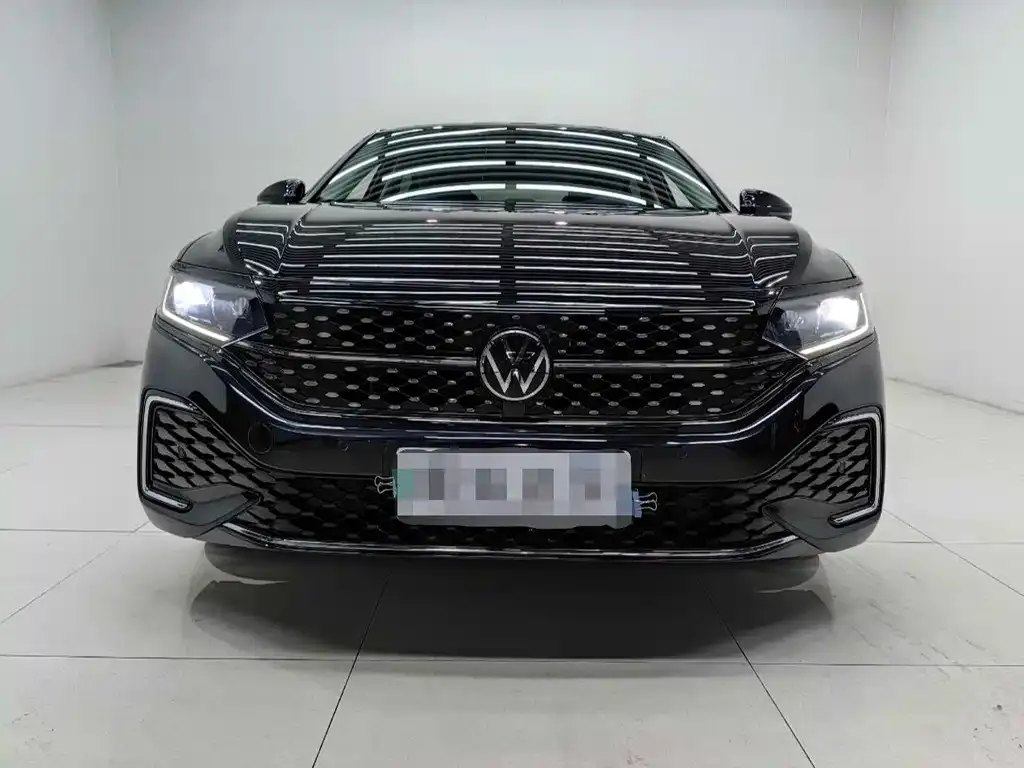 Volkswagen Passat 2023 из CN, фото 5