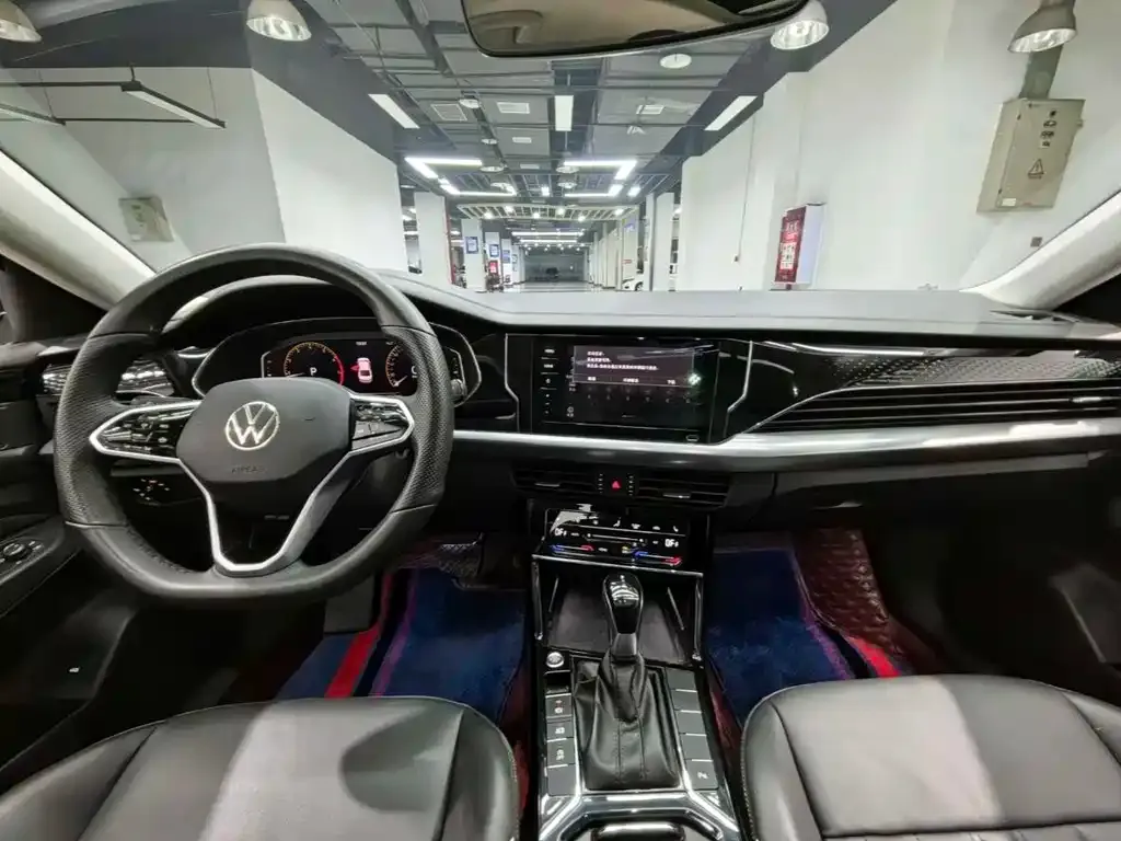 Volkswagen Passat 2023 из CN, фото 10