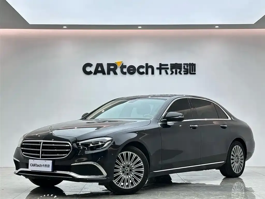 Mercedes-Benz E-Class — фото 1