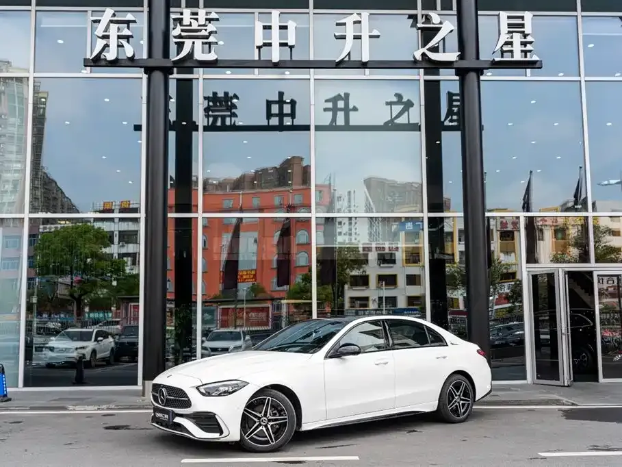 Mercedes-Benz C-Class — фото 1
