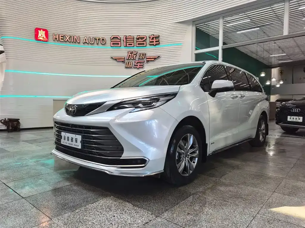 Toyota Sienna 2024 из CN, фото 1