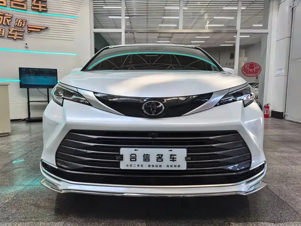 Toyota Sienna 2024 из CN, фото 5