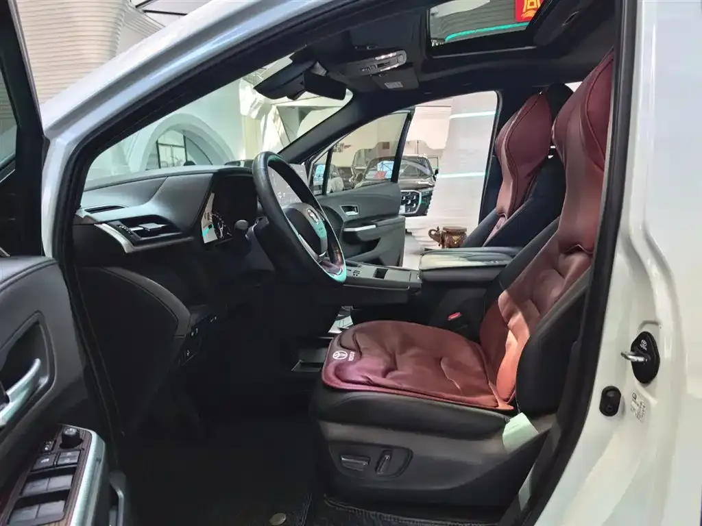 Toyota Sienna 2024 из CN, фото 4