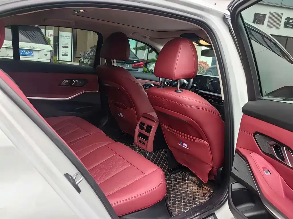 BMW 3 Series 2025 из CN, фото 2