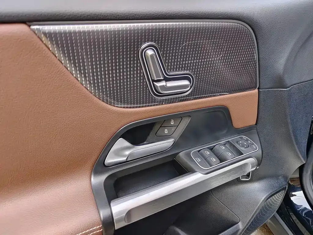 Mercedes-Benz GLB 2023 из CN, фото 5