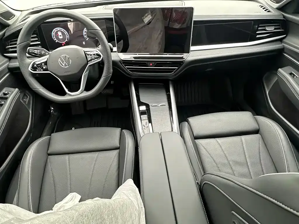 Volkswagen Passat 2025 из CN, фото 2