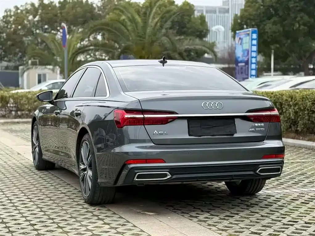 Audi A6L — фото 2