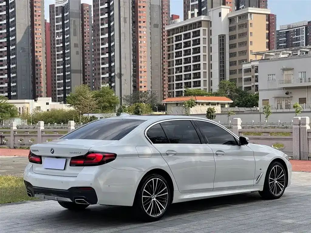 BMW 5 Series — фото 6