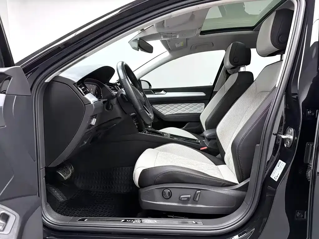 Volkswagen Magotan 2024 из CN, фото 2