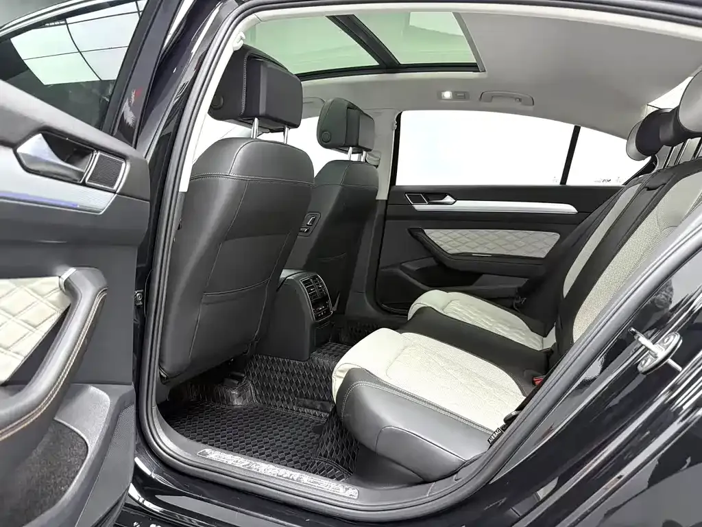 Volkswagen Magotan 2024 из CN, фото 4