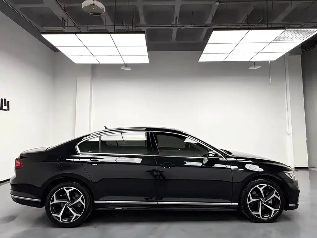 Volkswagen Magotan 2024 из CN, фото 8