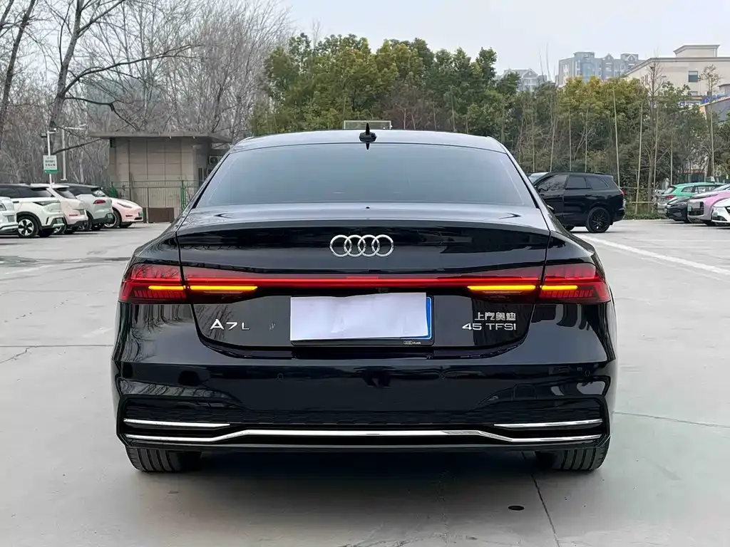 Audi A7L — фото 5