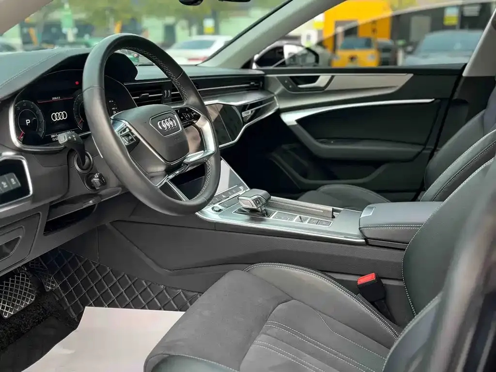 Audi A7L — фото 10