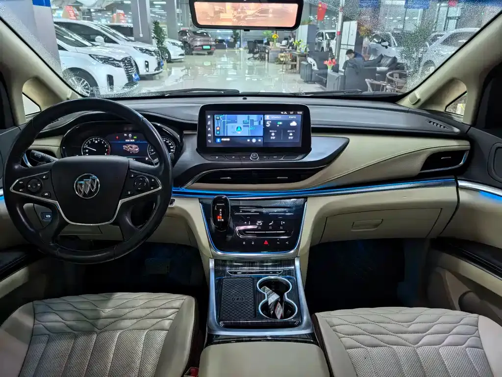 Buick GL8 2023 из CN, фото 2