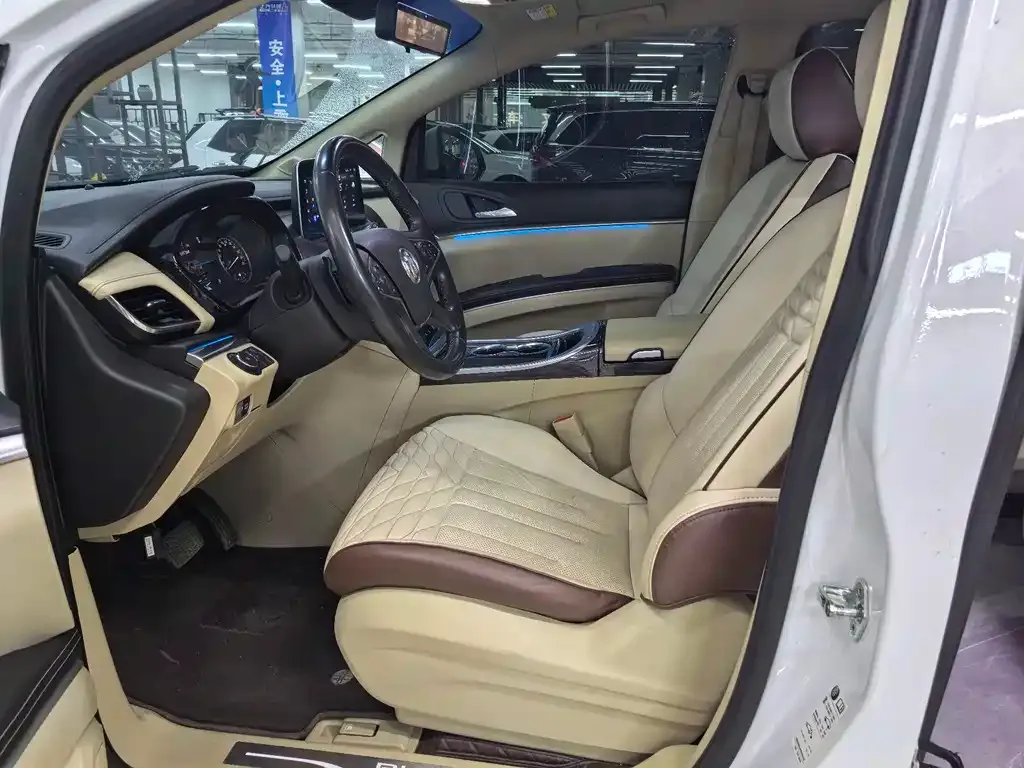 Buick GL8 2023 из CN, фото 8