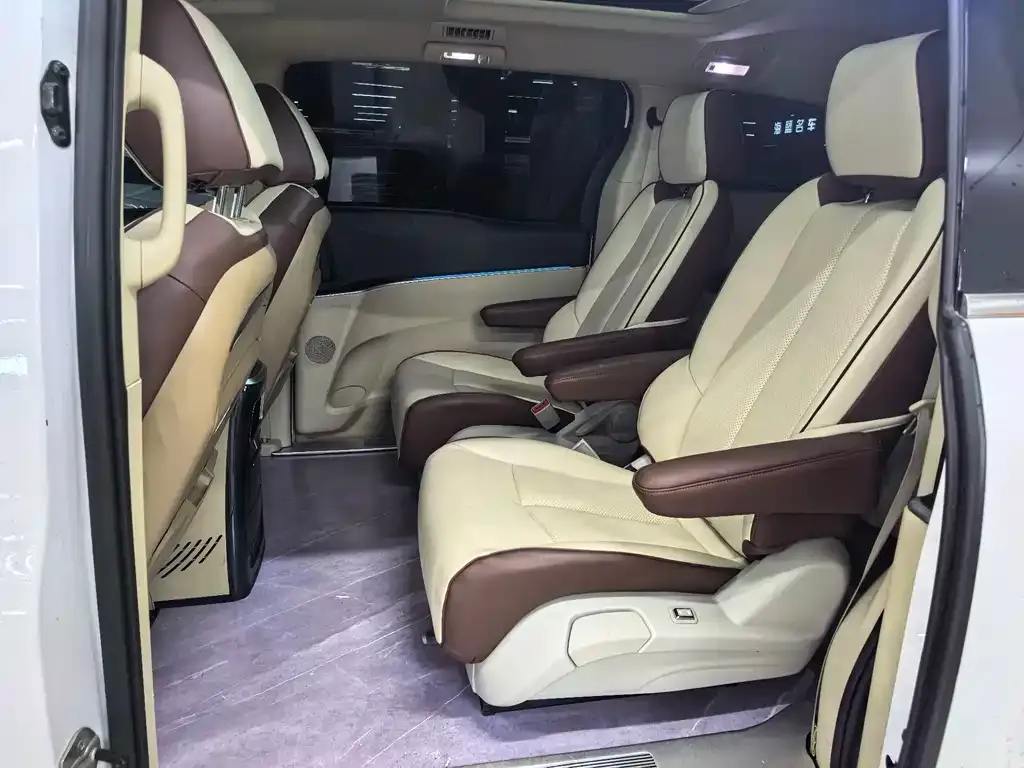 Buick GL8 2023 из CN, фото 7