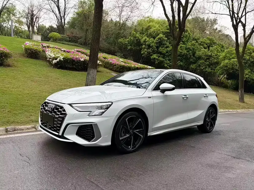 Audi A3 — фото 1