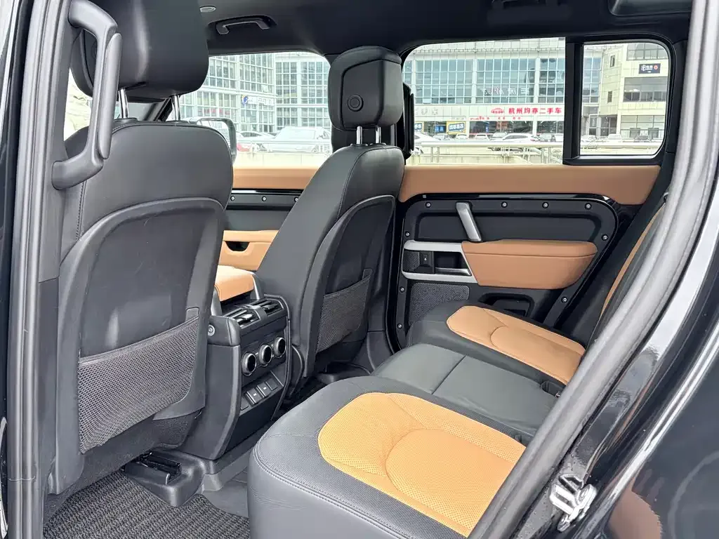 Land Rover Defender 2023 из CN, фото 3