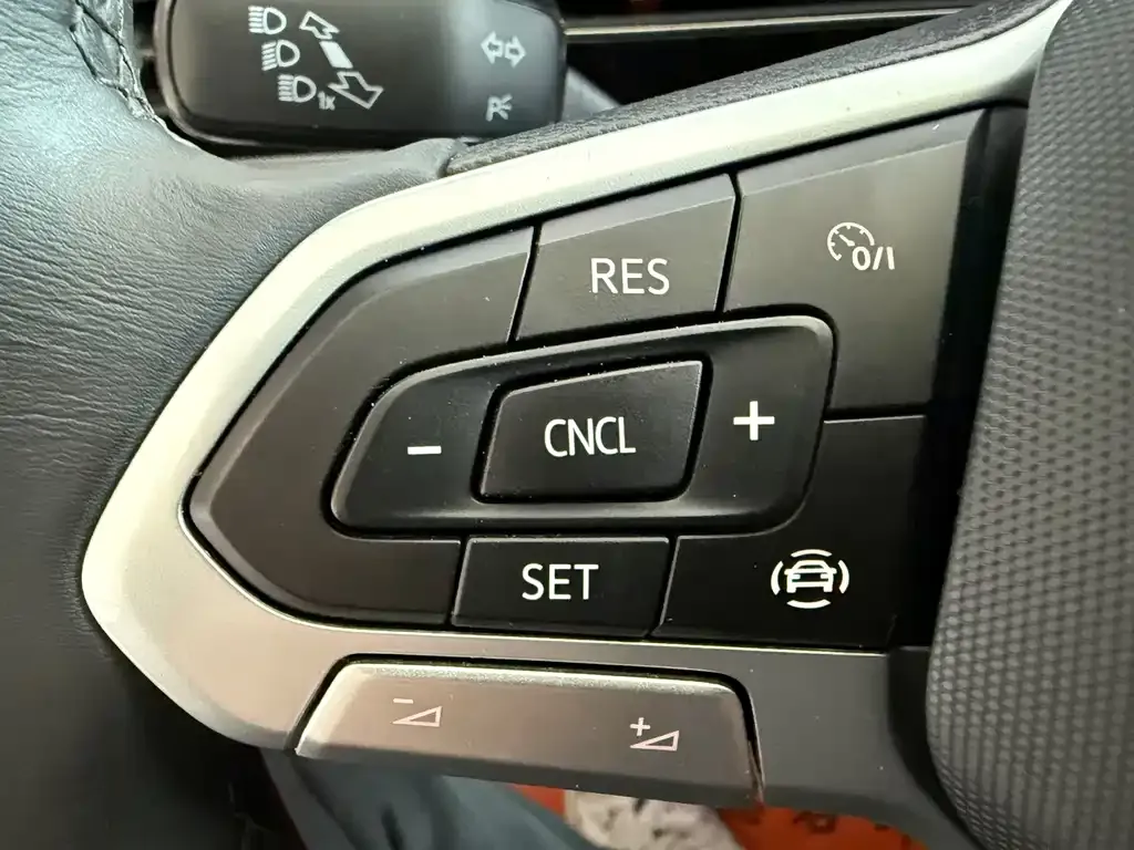 Volkswagen Passat — фото 10