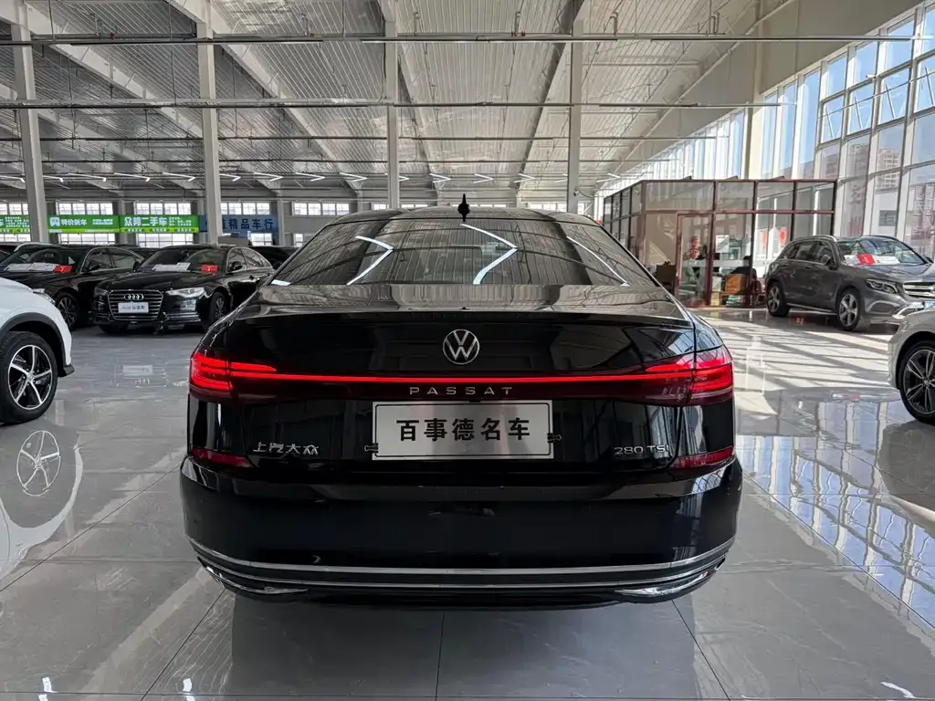 Volkswagen Passat — фото 8