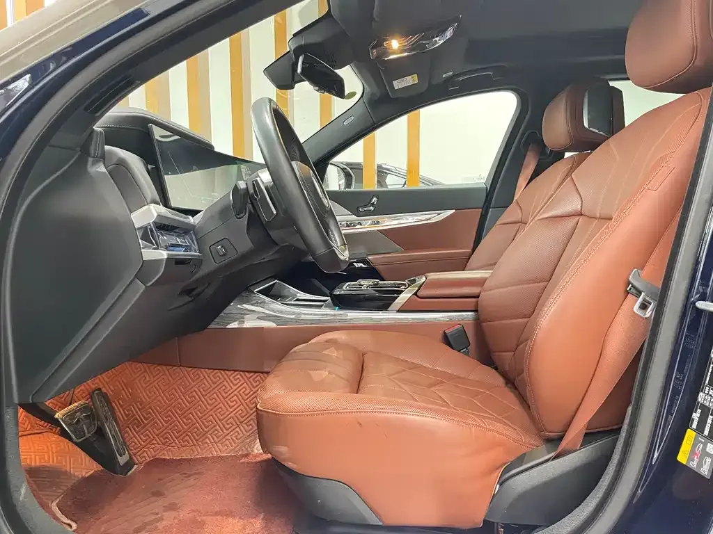 BMW i7 — фото 10