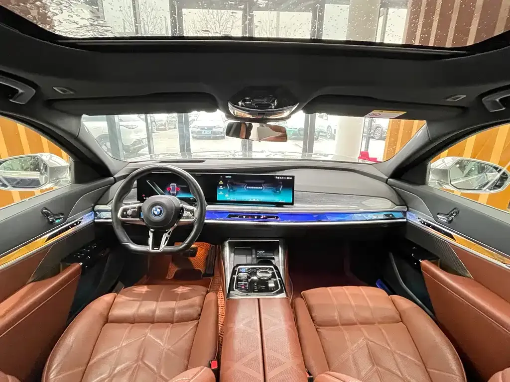 BMW i7 — фото 8