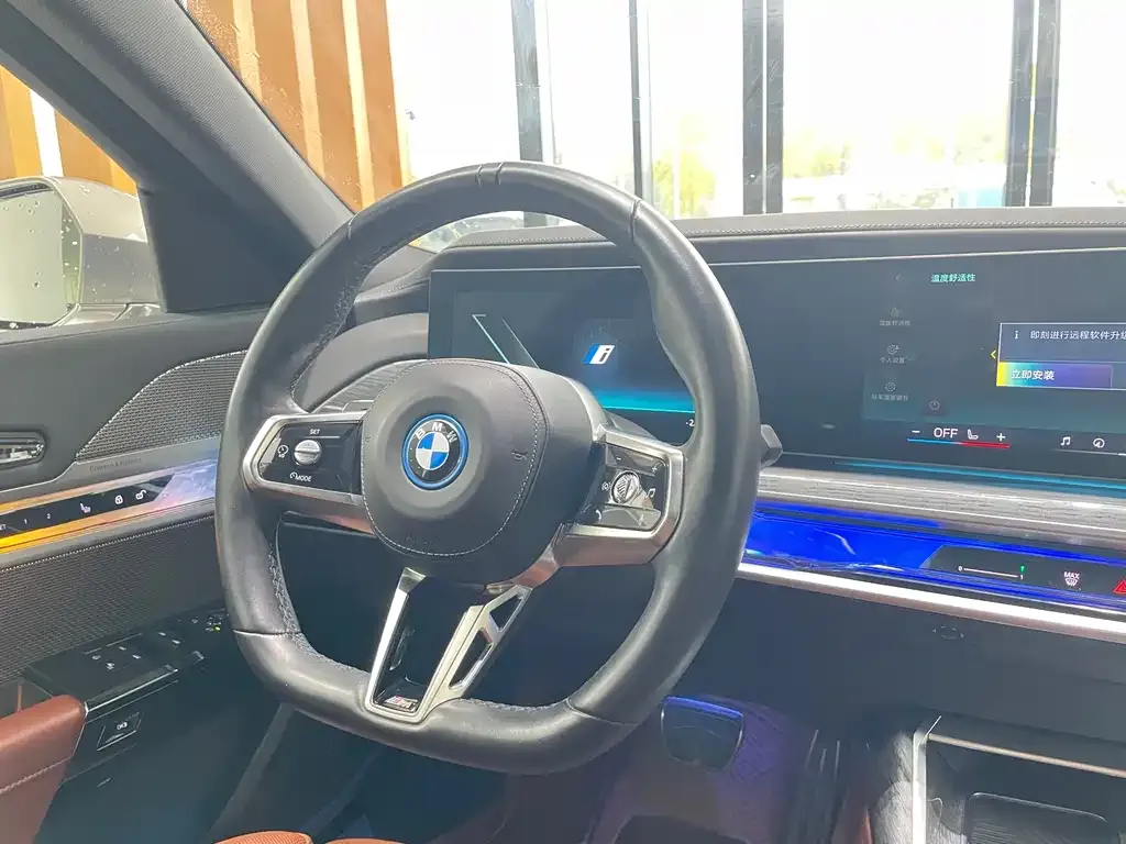 BMW i7 — фото 6