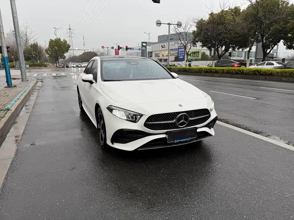 Mercedes-Benz A-Class — фото 1