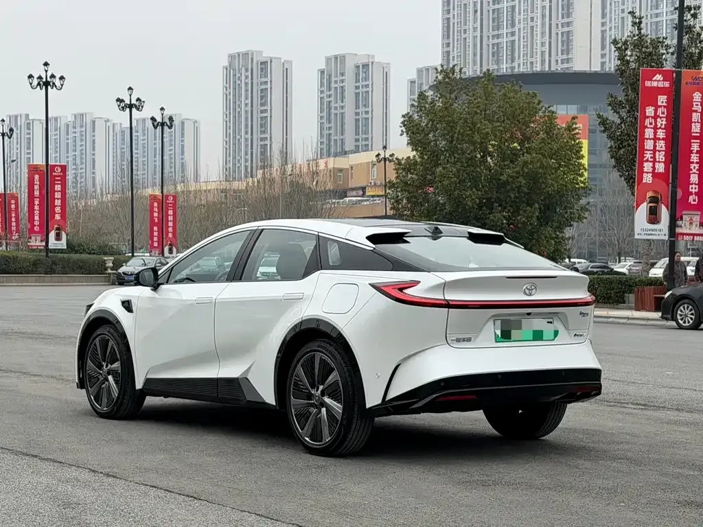 Toyota bZ5 — фото 10