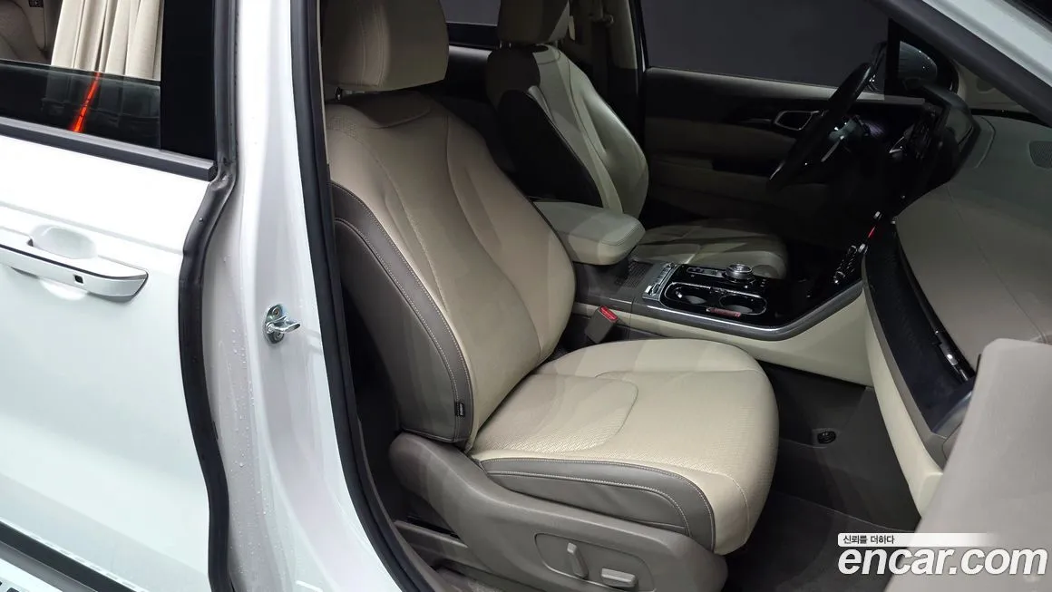Kia Carnival — фото 9