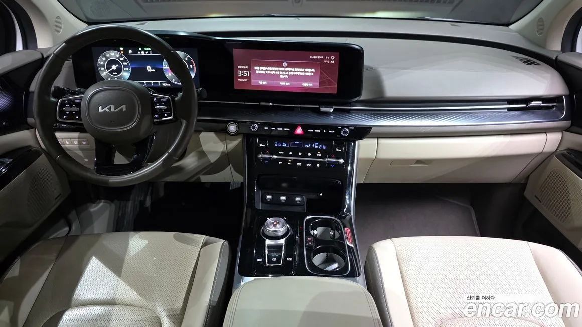Kia Carnival — фото 10