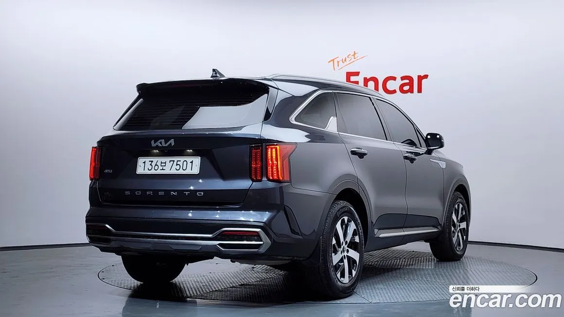 Kia Sorento — фото 7