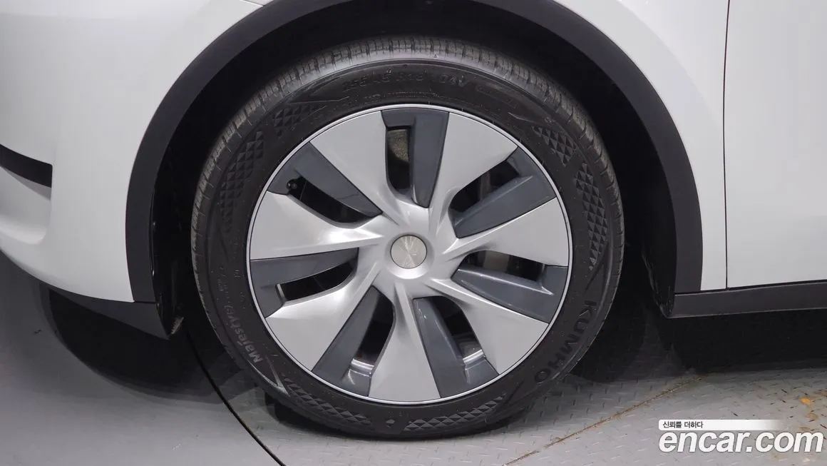Tesla Model Y 2023 из KR, фото 7