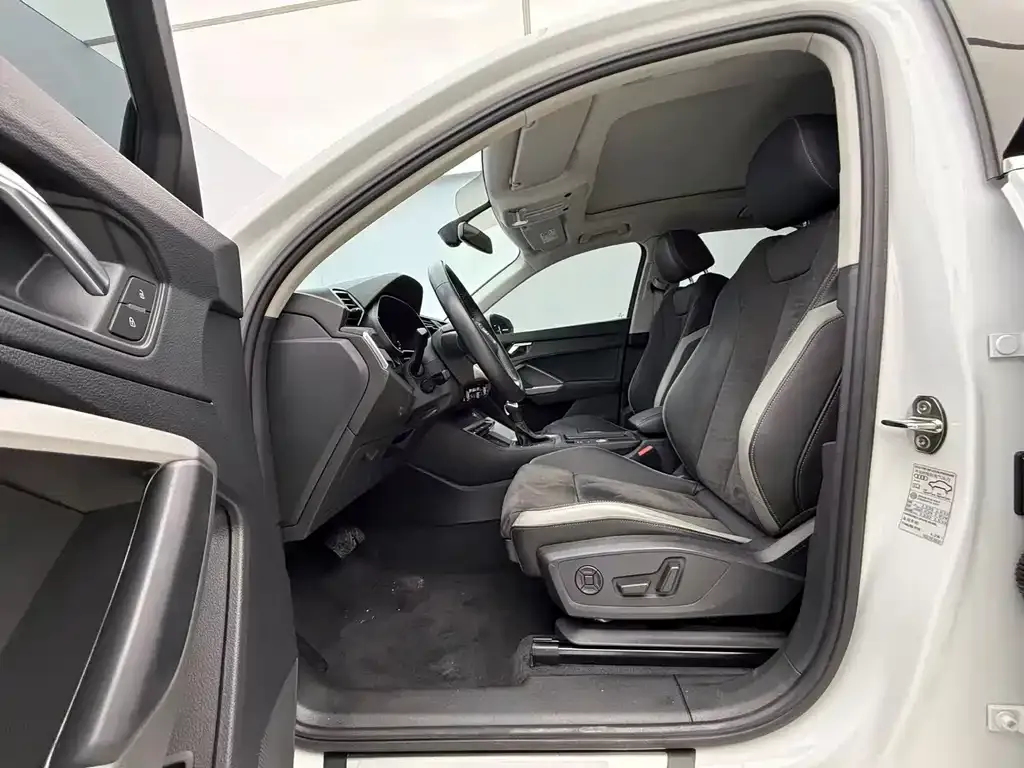 Audi Q3 2022 из CN, фото 3