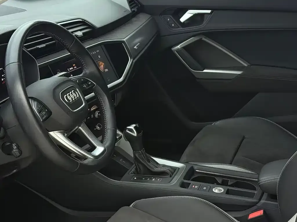 Audi Q3 2022 из CN, фото 2