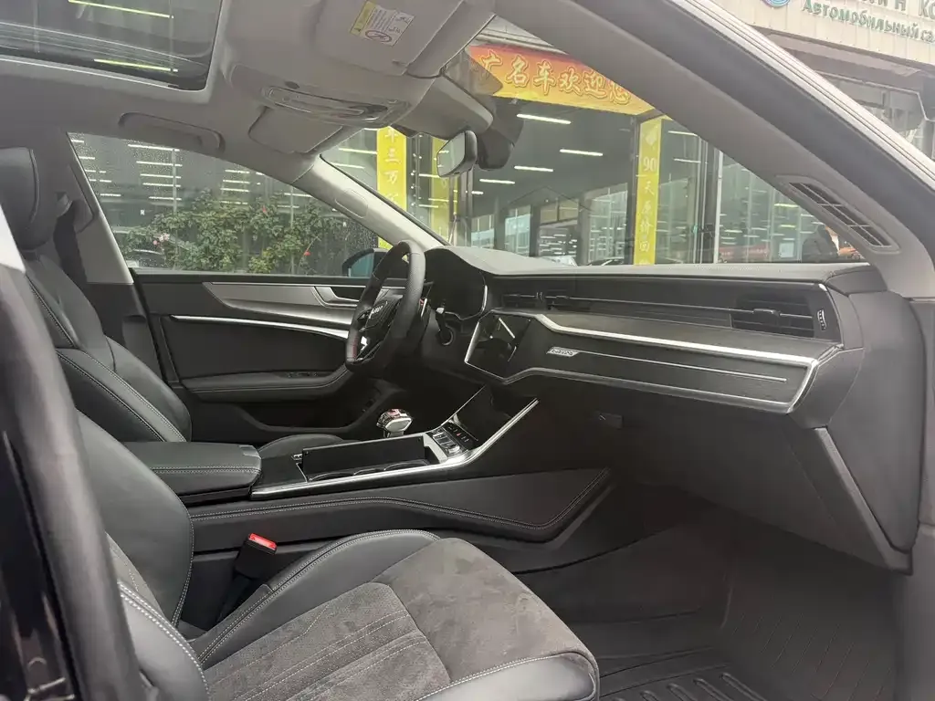 Audi A7L 2024 из CN, фото 7