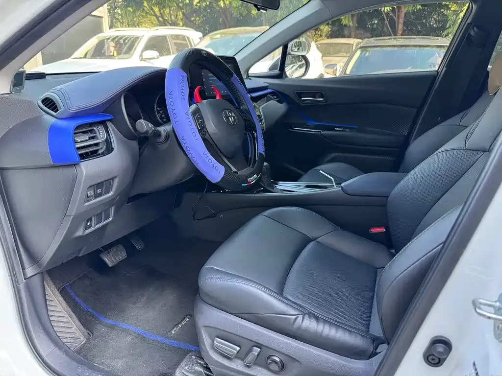 Toyota C-HR 2023 из CN, фото 4