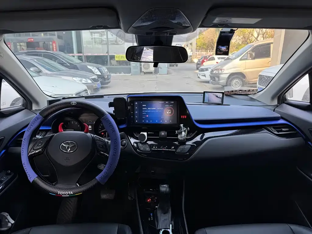 Toyota C-HR 2023 из CN, фото 2