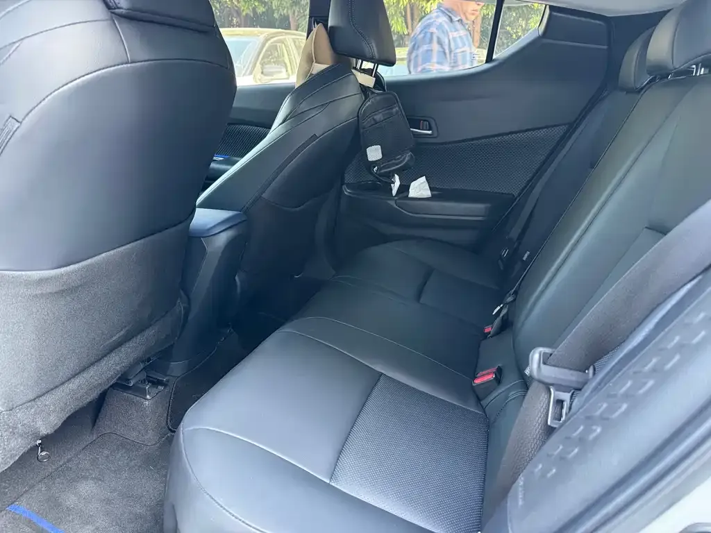 Toyota C-HR 2023 из CN, фото 3