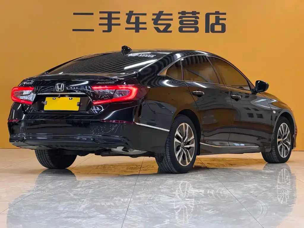 Honda Accord — фото 8