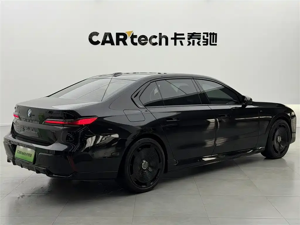 BMW i7 — фото 4