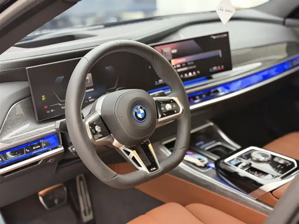 BMW i7 — фото 6