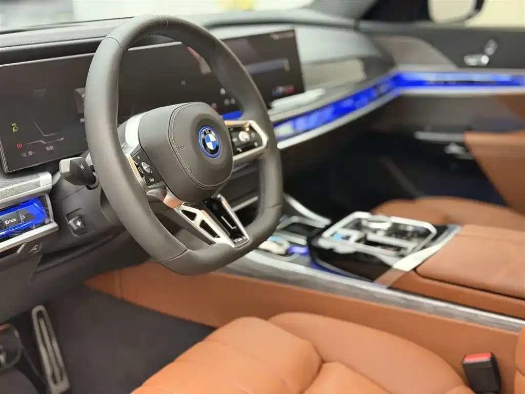 BMW i7 — фото 3