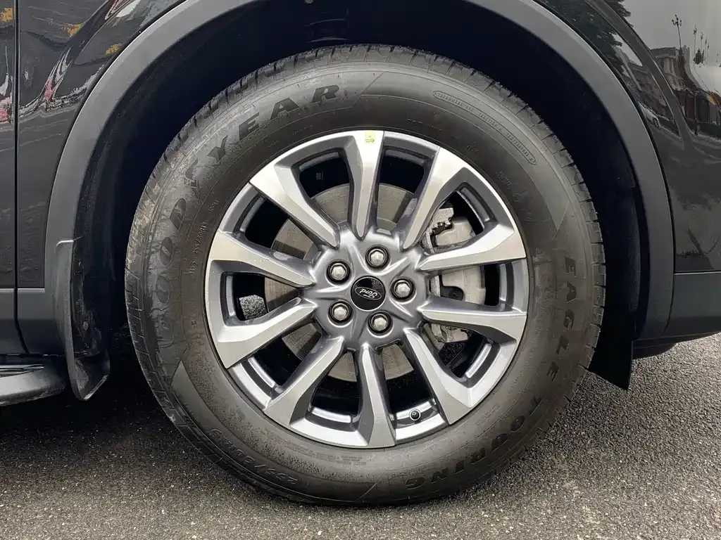 Ford Edge — фото 7