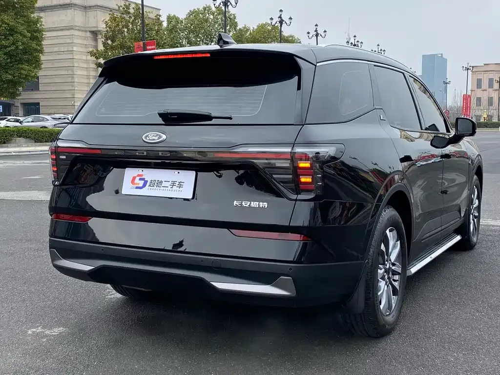 Ford Edge — фото 3