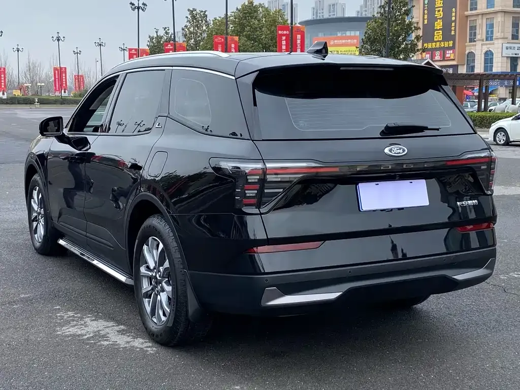 Ford Edge — фото 8